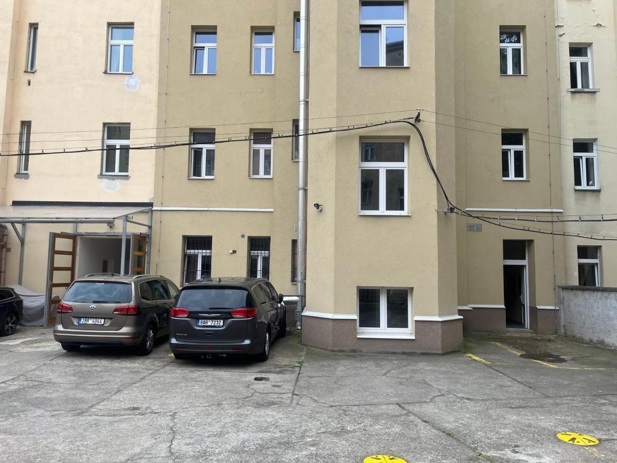 Apartments Emma Prag Exteriör bild
